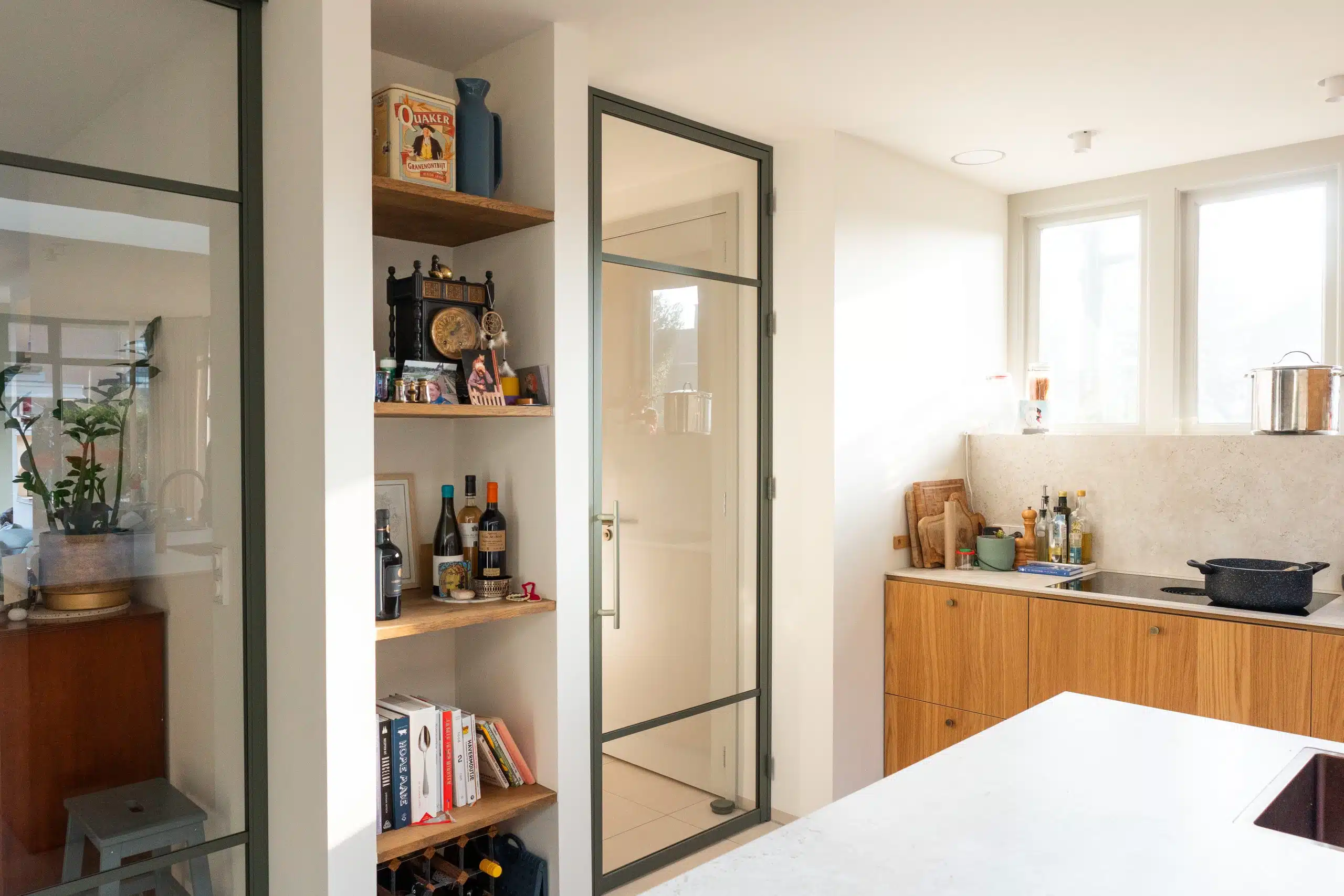 Unieke stalen deur op maat | Ranke profielen & hoogwaardige afwerking 1 Stipt Design Stalen deur op maat | Stipt Op Maat