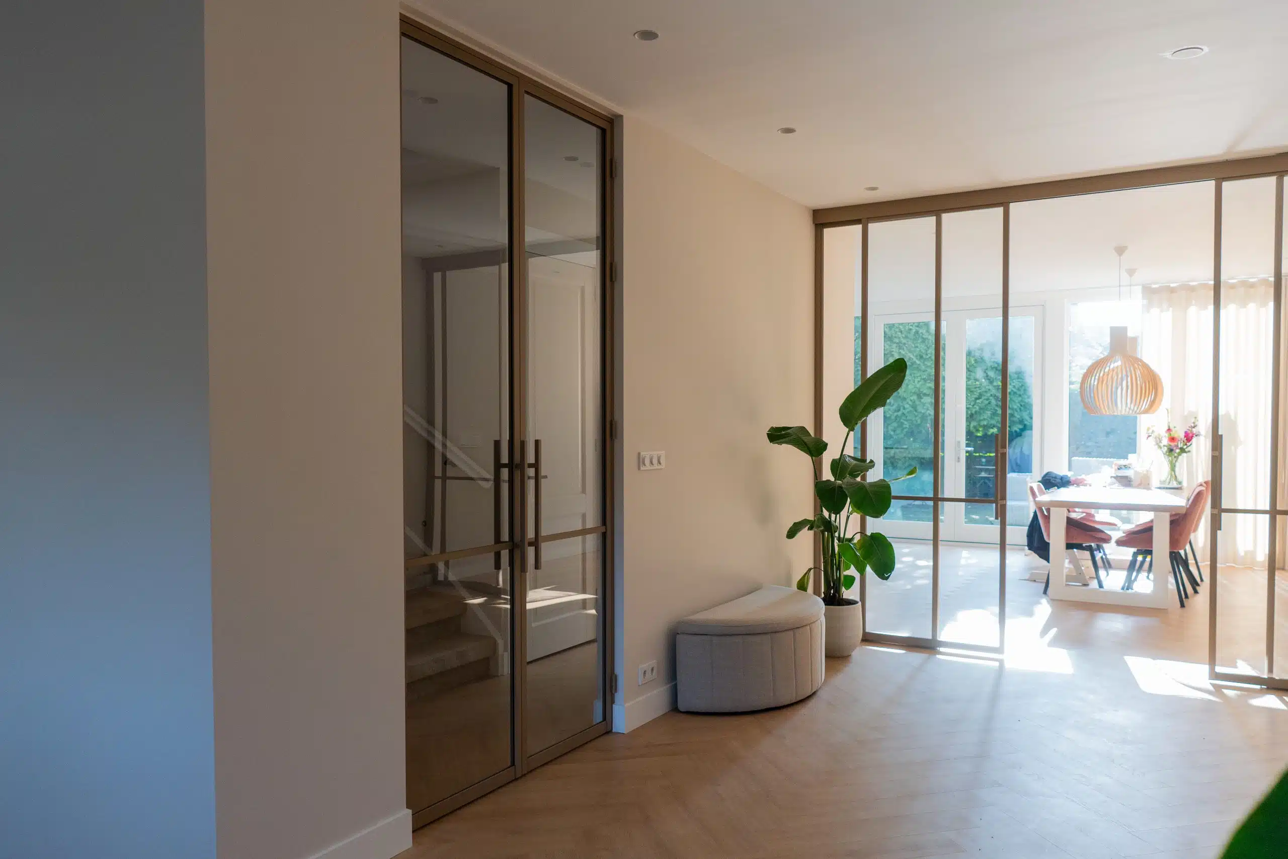 Aluminium deuren op maat 1 Stipt Design Aluminium deuren op maat taupe