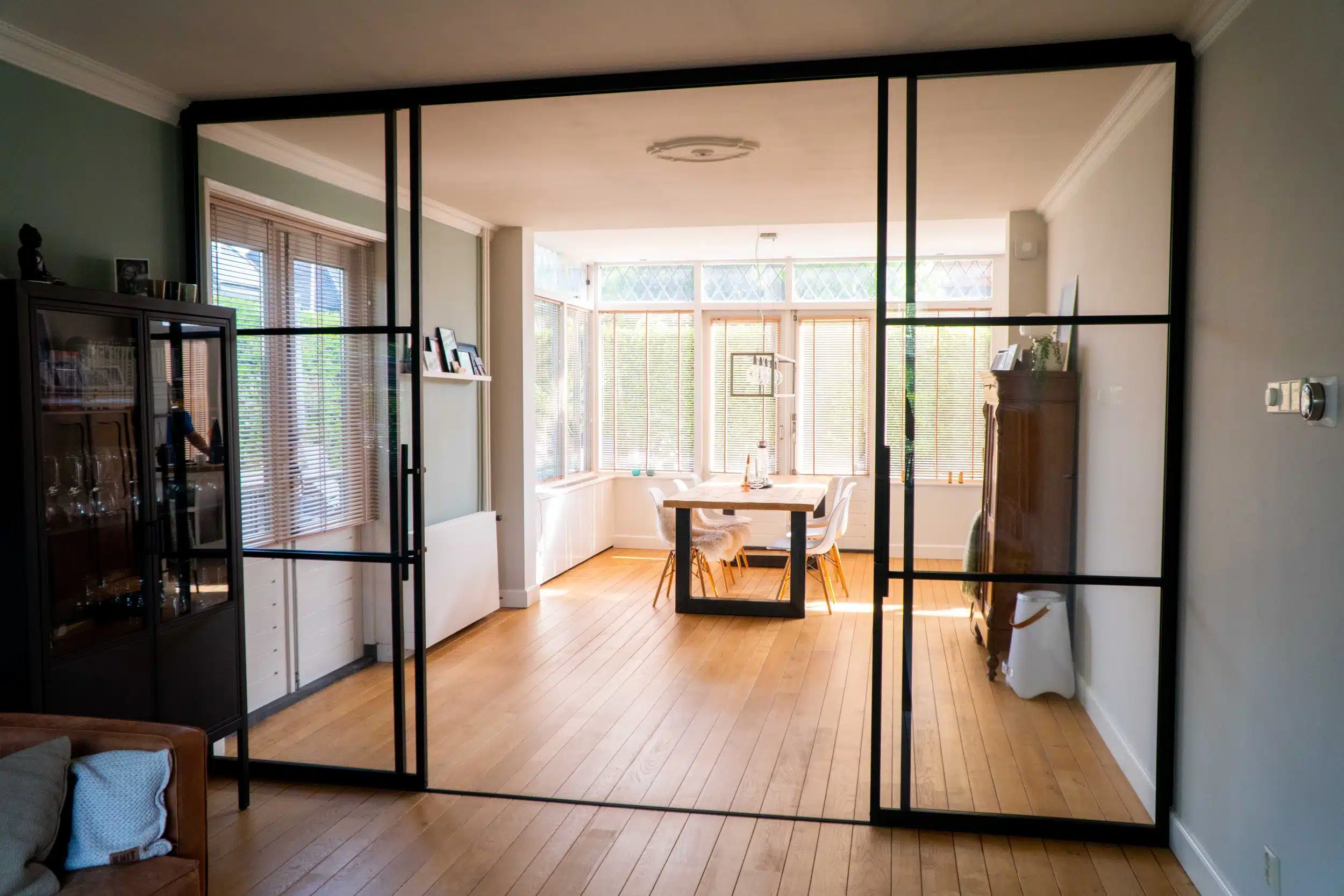 Schuifdeur met Rails: De Perfecte Oplossing voor Uw Interieur 1 Stipt Design Schuifdeur op rails | Schuifdeur met rails