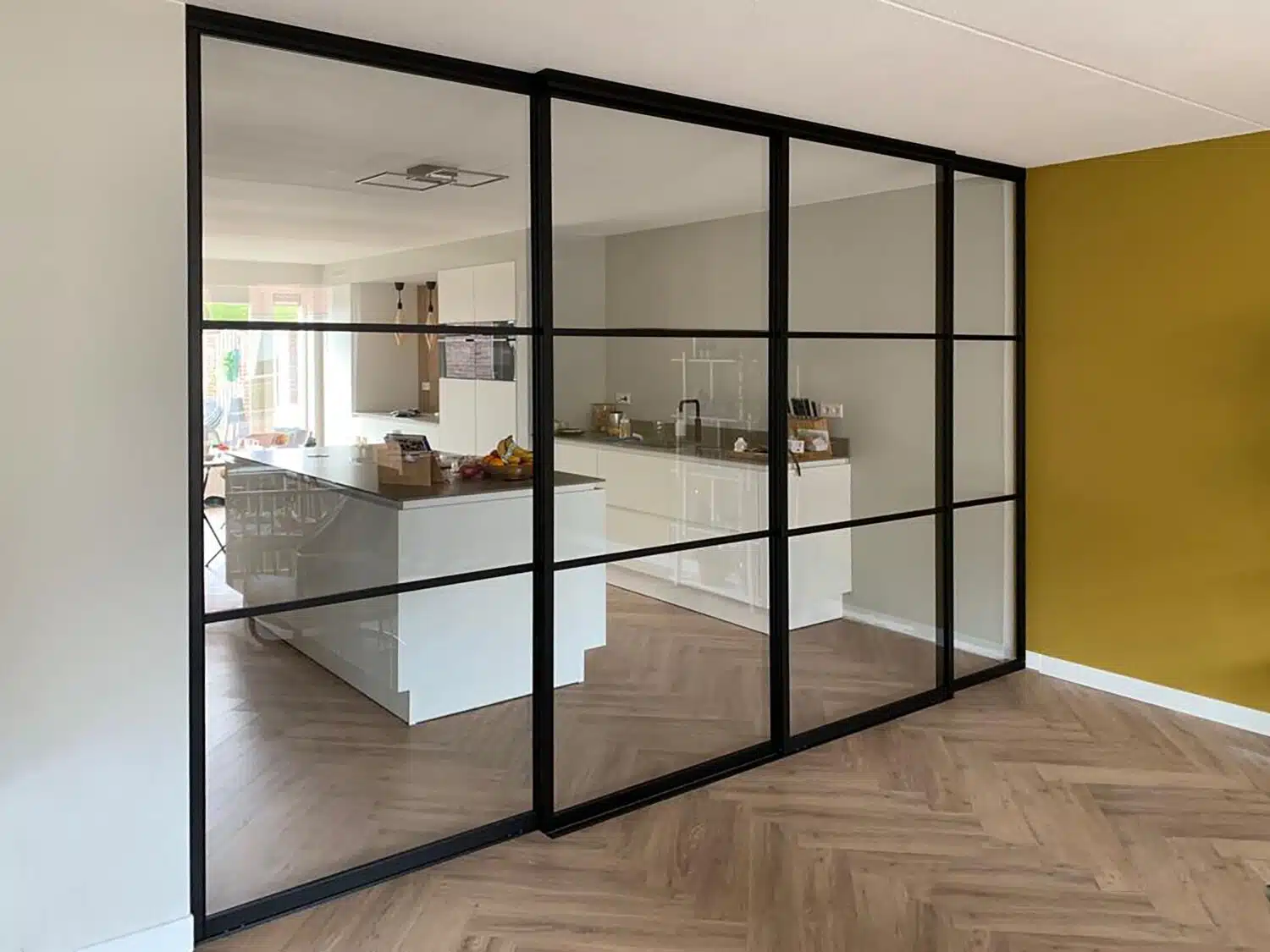 Glazen schuifwand inclusief montage: transformeer uw ruimte met elegante functionaliteit 11 Stipt Design Aluminium schuifdeur - Op maat gemaakte aluminium deuren