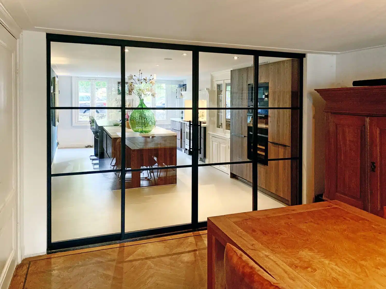 Glazen schuifwand inclusief montage: transformeer uw ruimte met elegante functionaliteit 9 Stipt Design Aluminium schuifdeur - Op maat gemaakte aluminium deuren