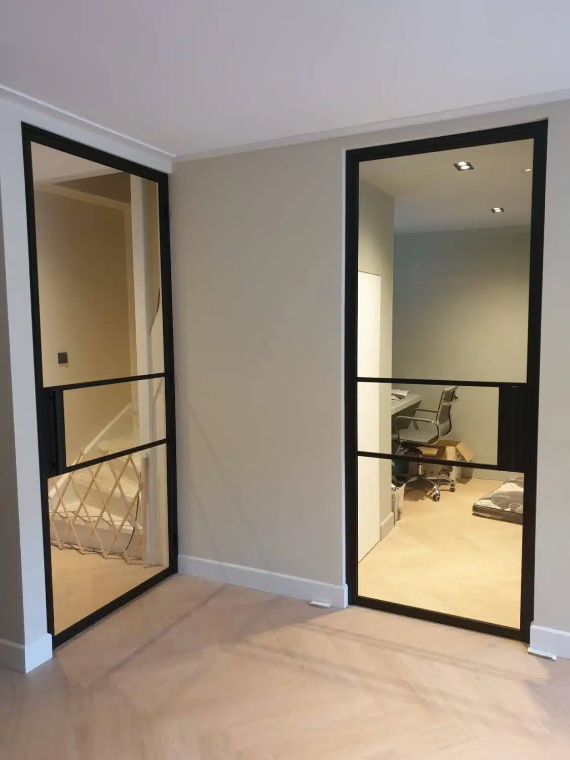 Stipt Op Maat - Jouw op maat gemaakte scharnierdeur 9 Stipt Design Aluminium scharnierdeuren - Op maat gemaakte aluminium deuren