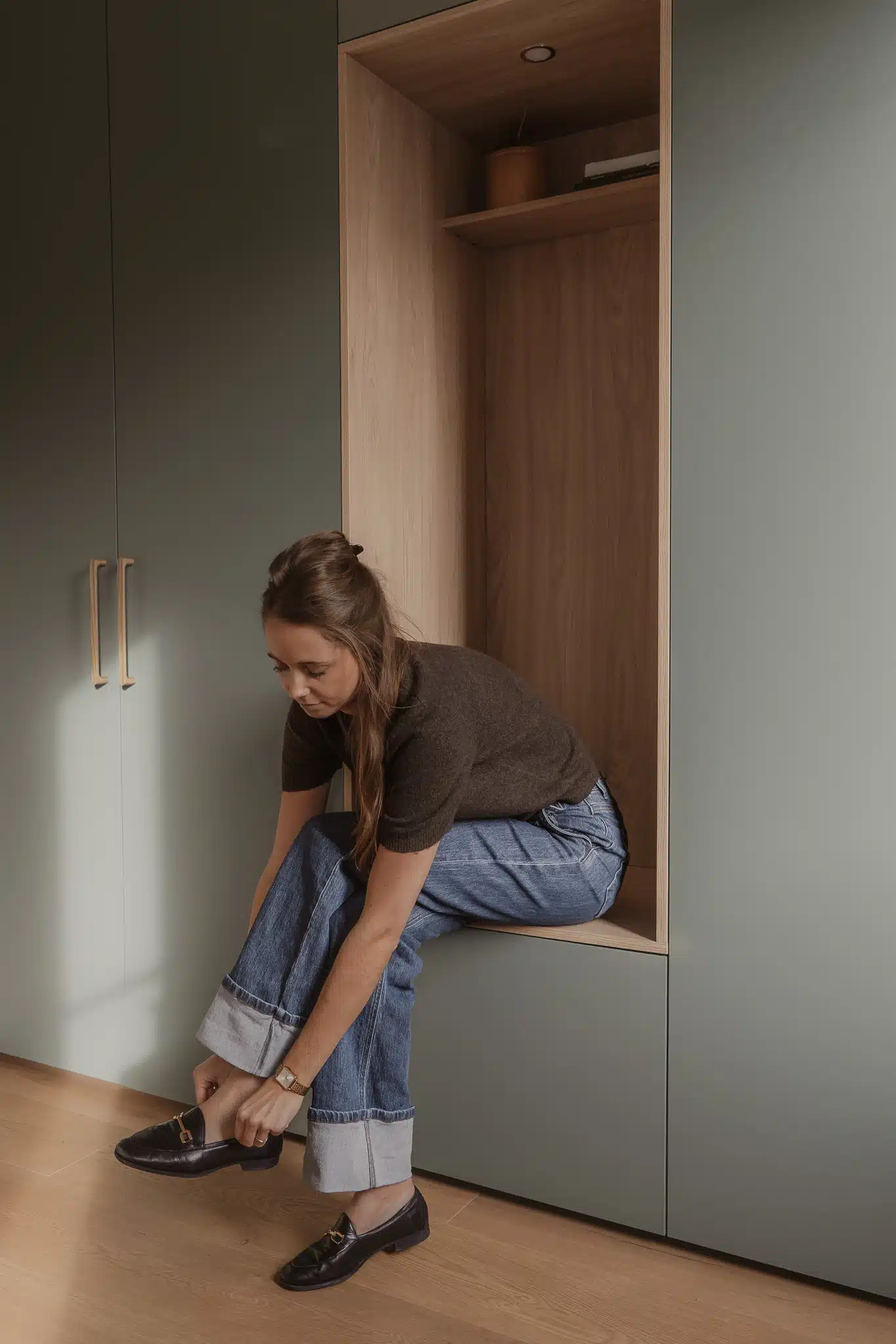 Geïntegreerd bankje in kast