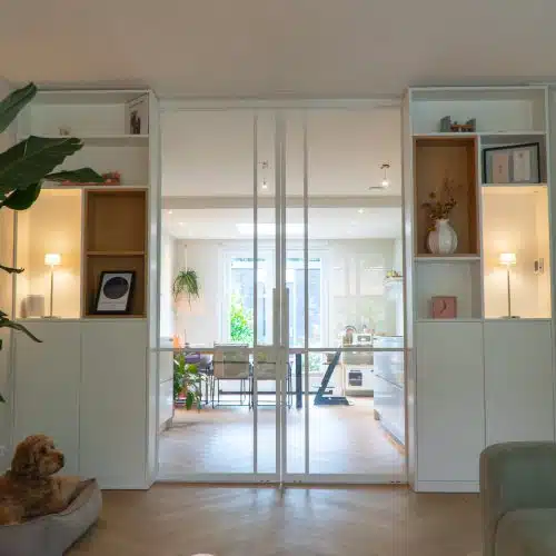 Op maat gemaakte kasten en aluminium deuren van hoogwaardige kwaliteit. Stipt Op Maat levert vakmanschap en persoonlijke service voor een interieur dat perfect aansluit bij jouw wensen.