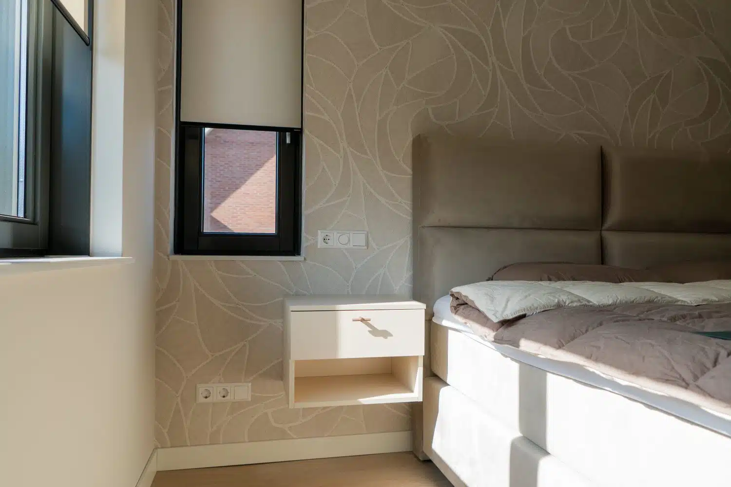 Maatwerk interieurproject: kledingkast en nachtkastjes op maat in Woudenberg