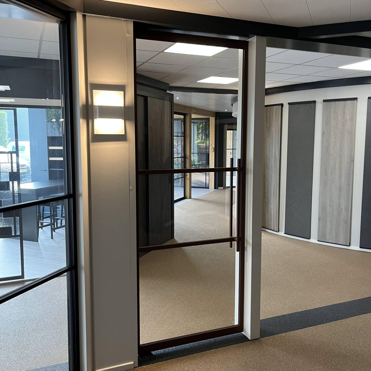 Aluminium taatsdeur - Op maat gemaakte aluminium deuren