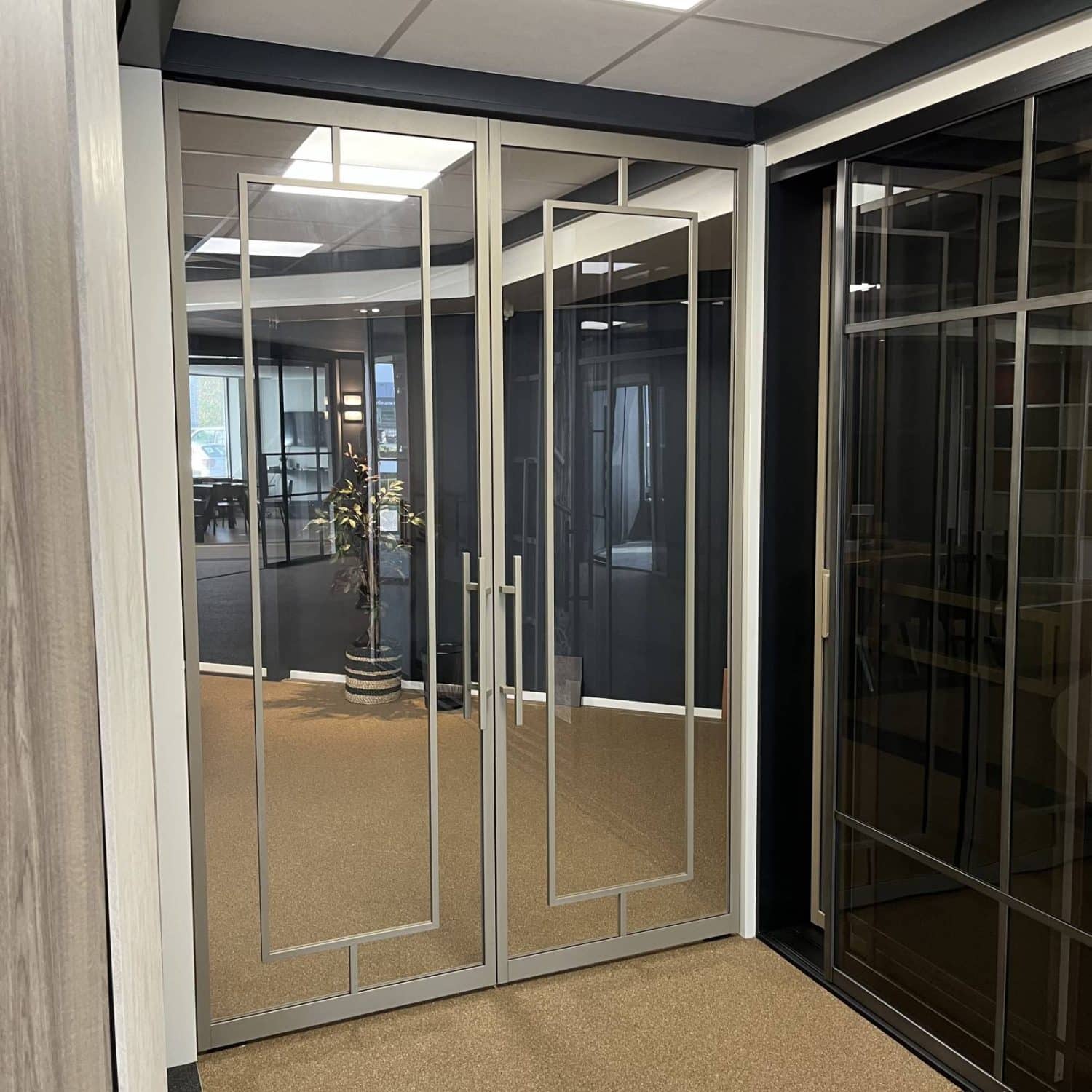 boren in vloer met vloerverwarming | taatsdeur plaatsen | taatsdeur systeem | Stipt Op Maat