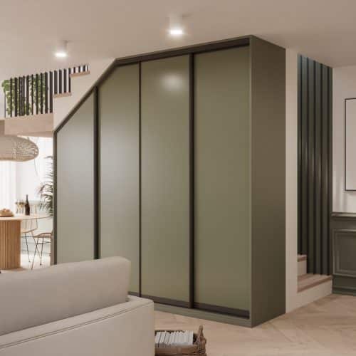 Schuifdeur op maat met houtdecor en zwarte profielen, gemonteerd in een moderne slaapkamer.