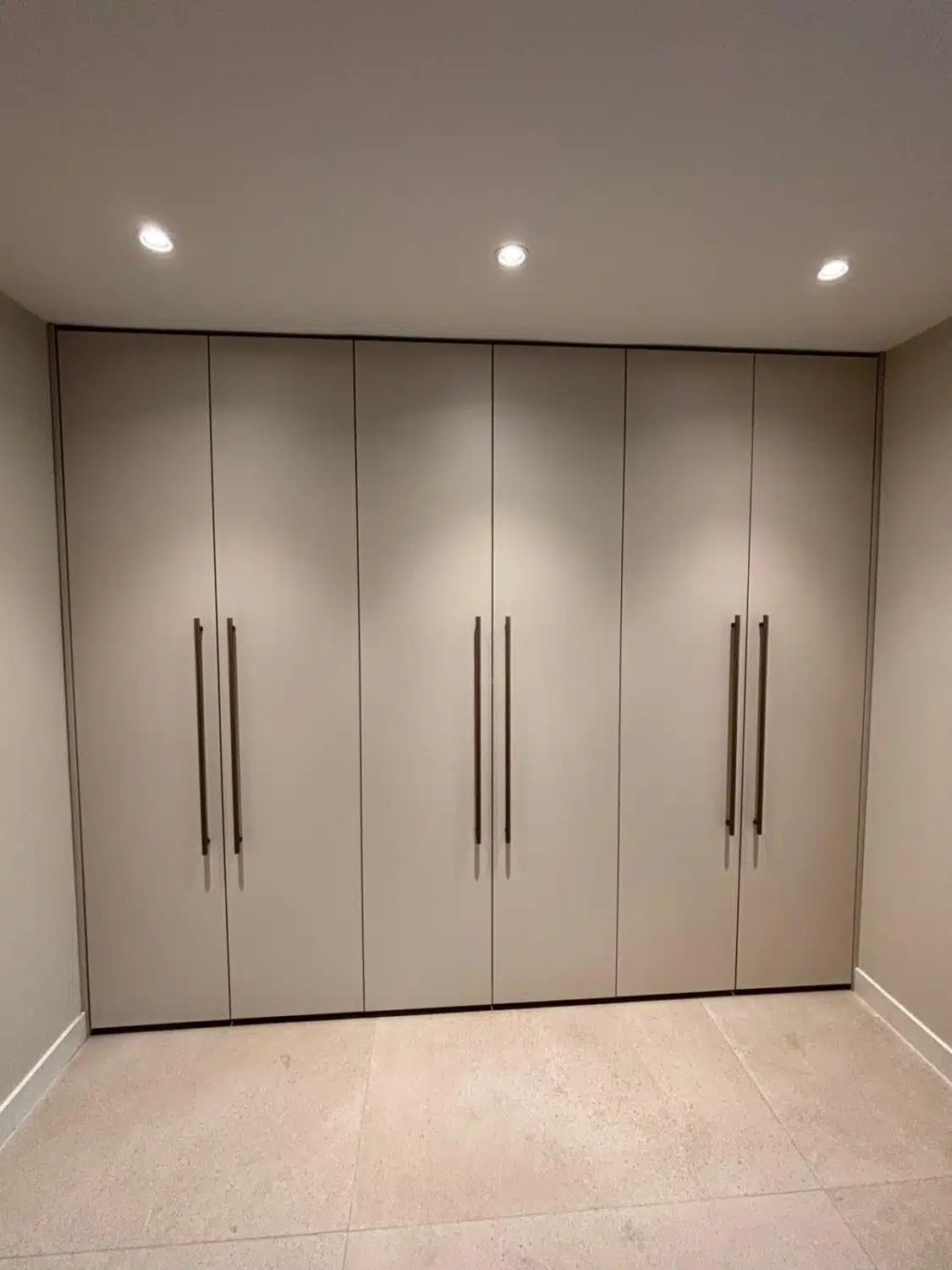 Op maat gemaakte garderobekast in Putten