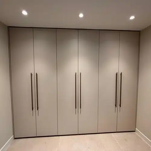 Op maat gemaakte garderobekast in Putten